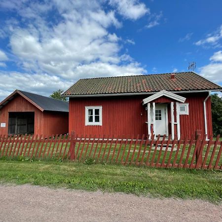 Гостевой дом Ekhaga, Hultakra Марианнелунд Экстерьер фото
